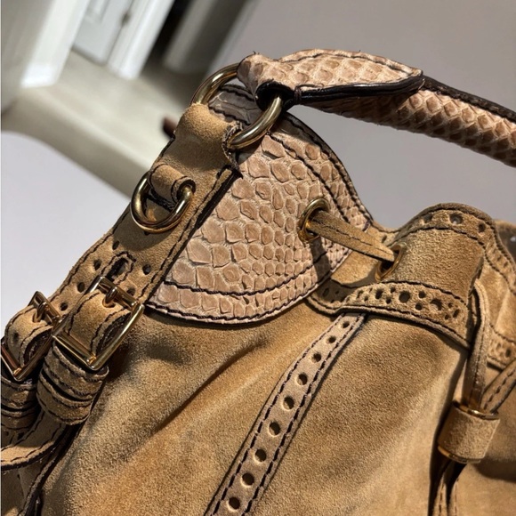 Burberry RARE Tan Buckskin, Leather Bucket Bag - Picture 7 of 16